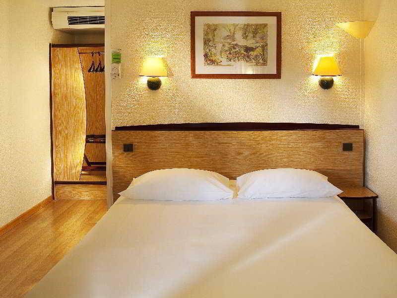 Campanile Lille - Lomme Hotel Buitenkant foto