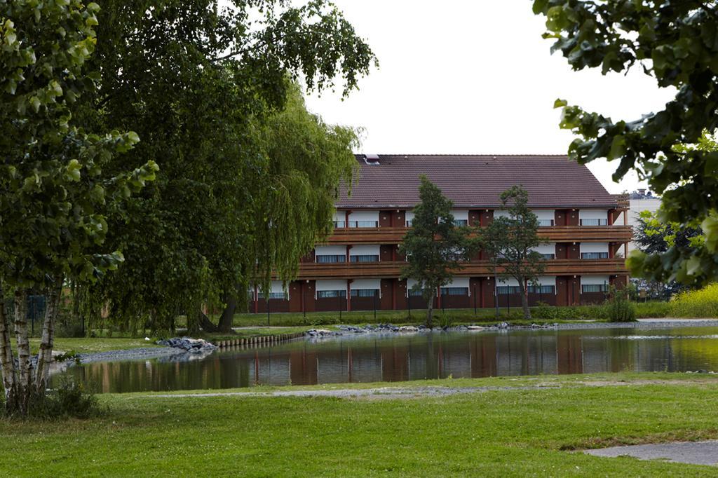 Campanile Lille - Lomme Hotel Buitenkant foto